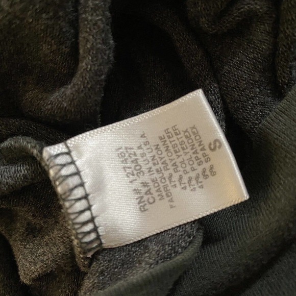 WILDFOX Gray Black Pullover Hoodie With Gold Optic Graphic Print Size Small - Picture 8 of 8